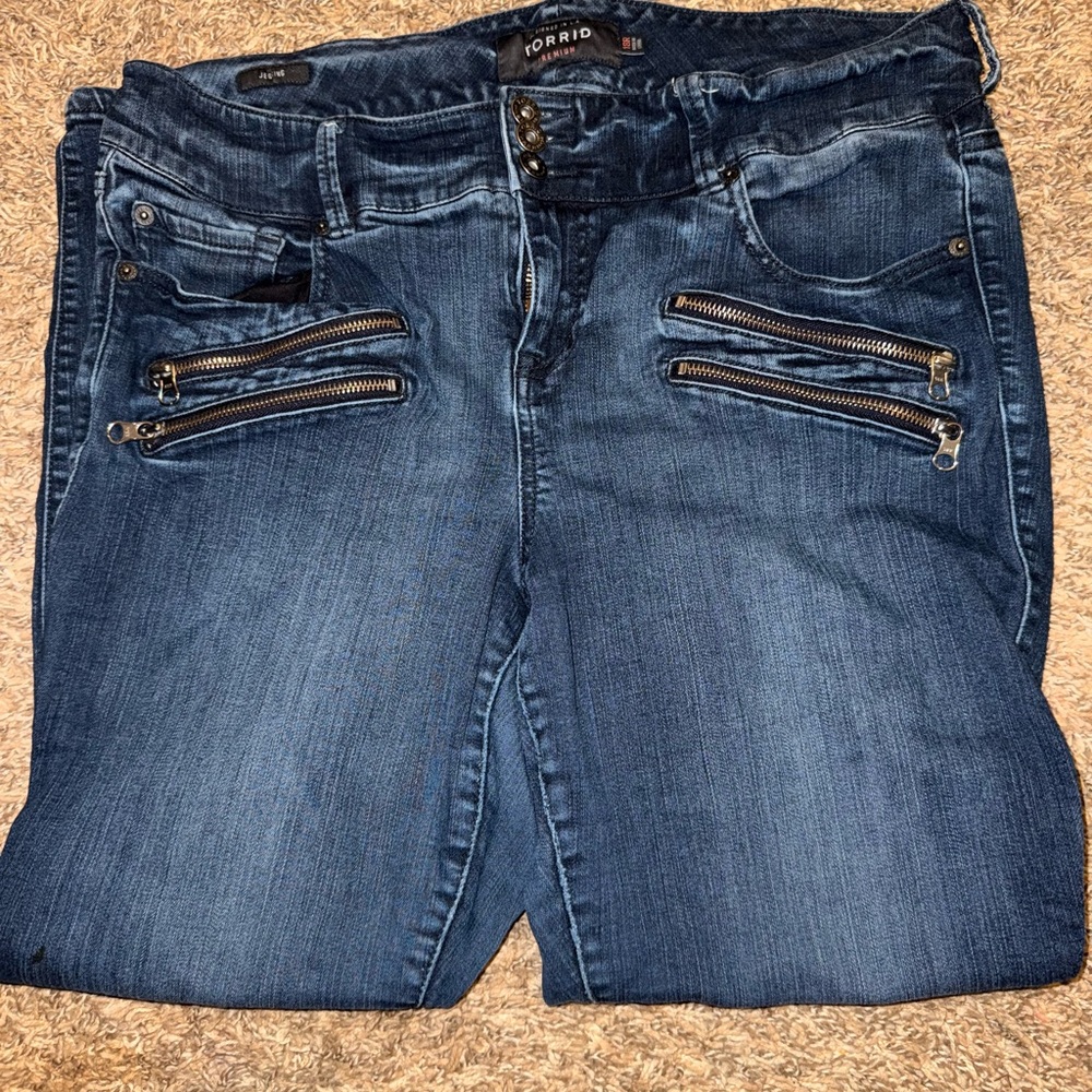 Torrid Women's Blue Jeans with Zipper Accents